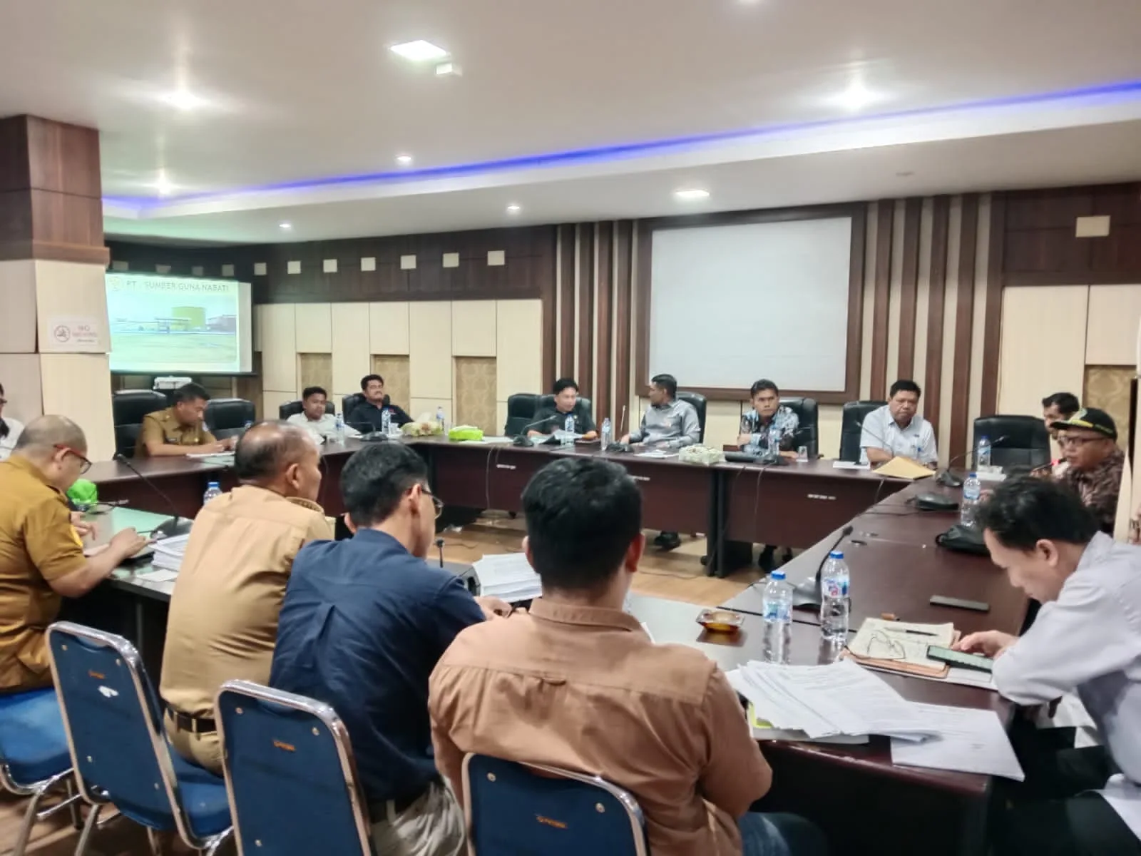 Hearing lintas komisi di DPRD Merangin merekomendasikan PT SGN tutup sementara. (Daryanto)