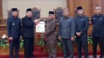 Pemerintah Kabupaten Muaro Jambi mulai menuai hasil dari pelaksanaan tahun pertama Rencana Pembangunan Jangka Menengah Daerah (RPJMD) 2025–2029. Di Gedung DPRD Muaro Jambi
