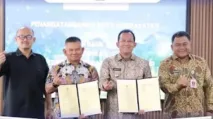 Bupati Muaro Jambi, Dr. Bambang Bayu Suseno, S.P., M.M., M.Si., bersama Sekretaris Daerah Kabupaten Muaro Jambi, Budhi Hartono, S.Sos., M.T., resmi menandatangani kesepakatan bersama antara Pemerintah Kabupaten Muaro Jambi dan Badan Bank Tanah.